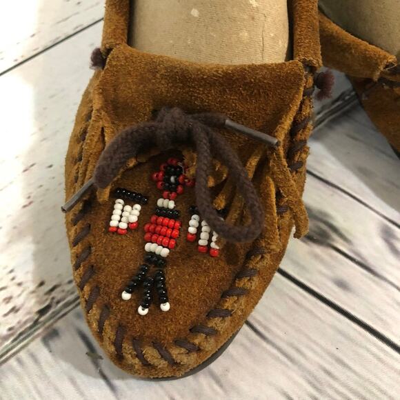 Minnetonka Moccasins Thunderbird Boat Moc Brown beadded size 8.5 - Picture 7 of 12